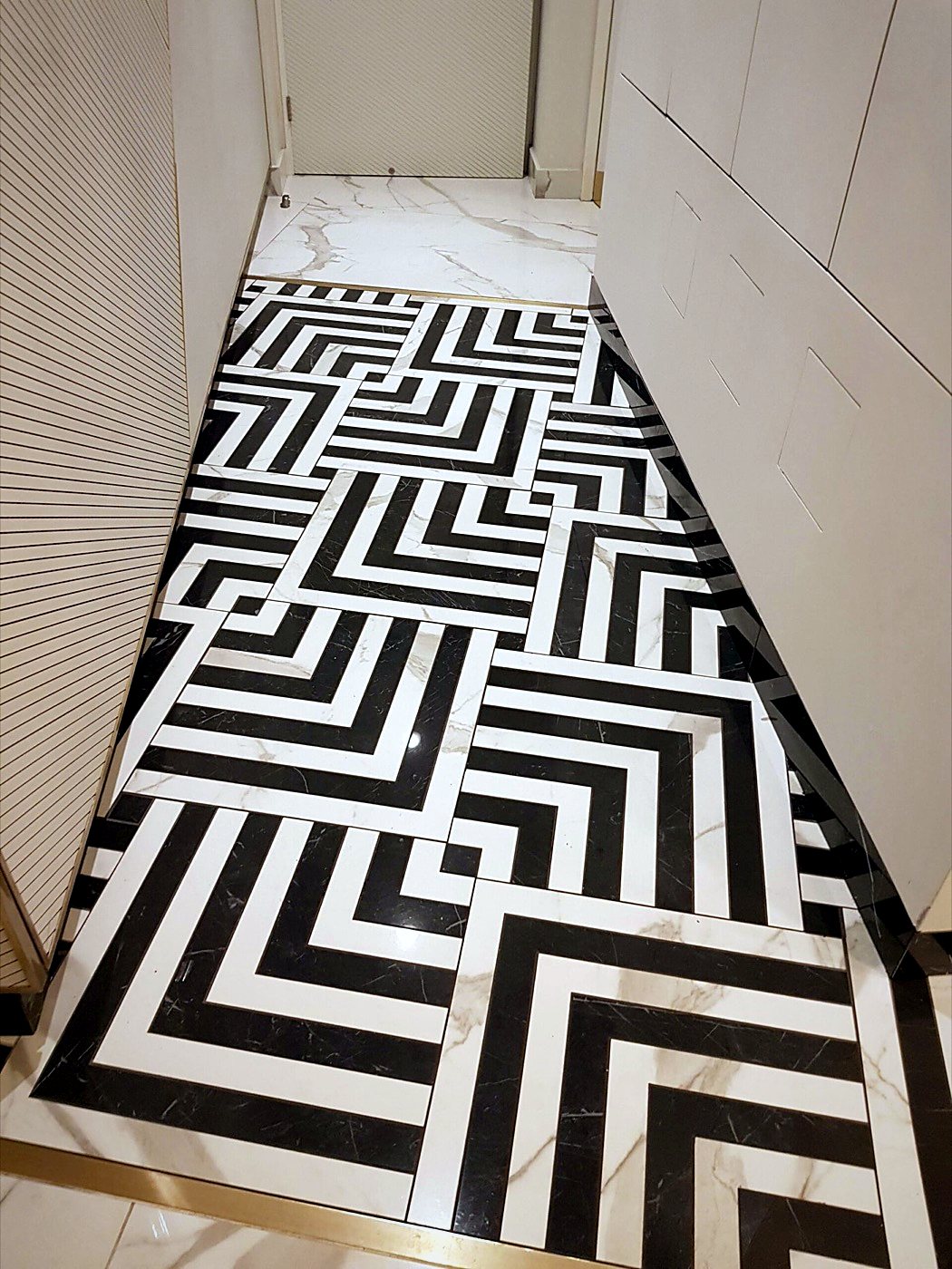 Black and white chevron marble floor